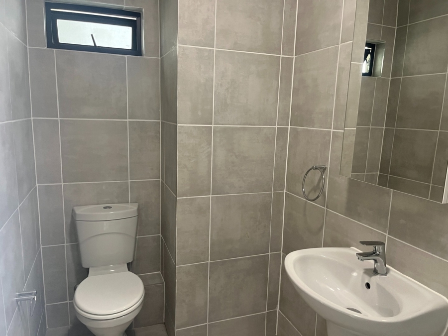 To Let 1 Bedroom Property for Rent in Firlands Western Cape